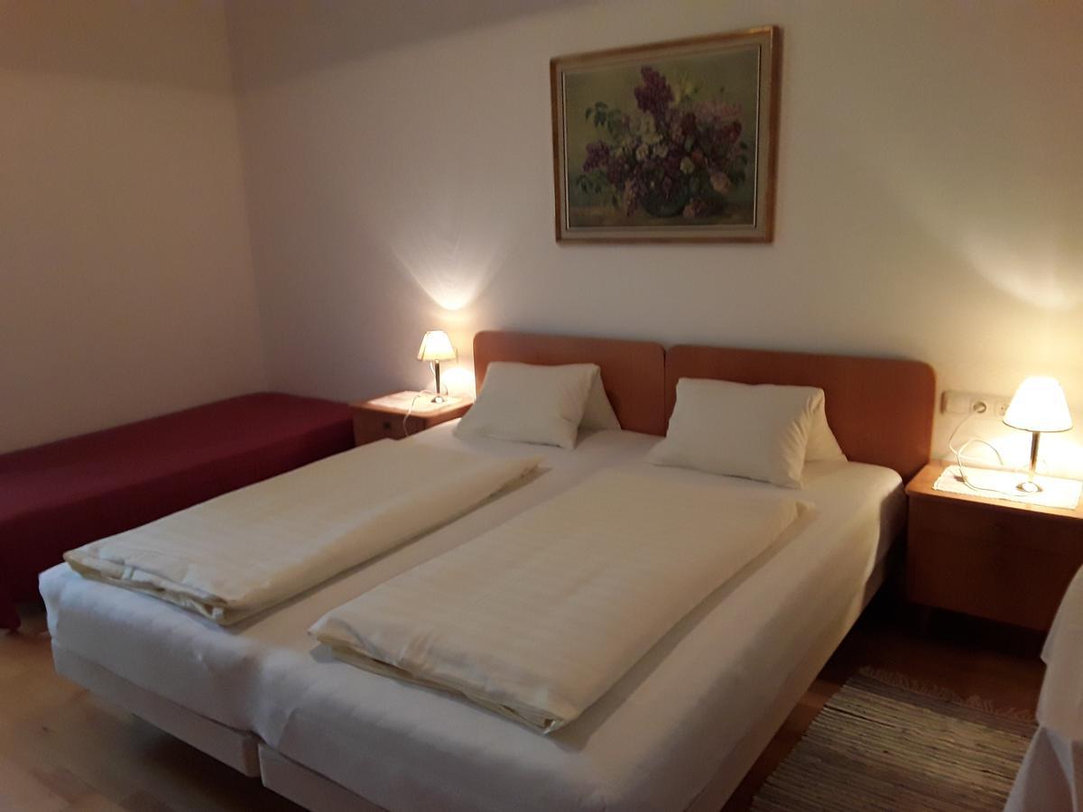 Gaestehaus Kuchernig Фёлькермаркт Экстерьер фото